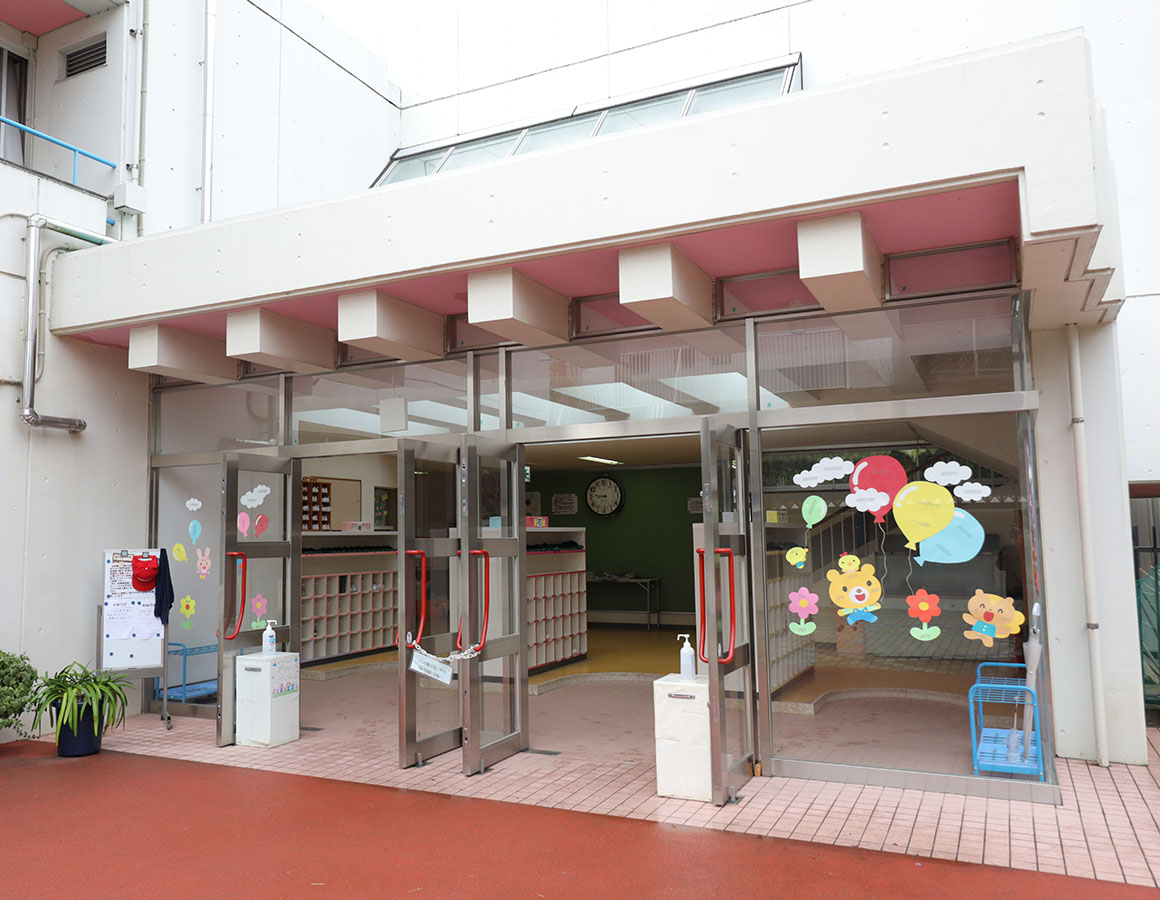 玄関前